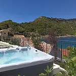 Dionos With Jacuzzi *