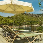 Dionos With Jacuzzi *