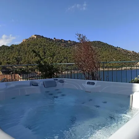 Dionos With Jacuzzi * 阿索斯