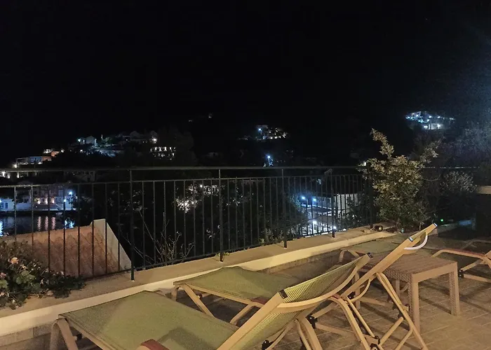 Dionos With Jacuzzi בית נופש אסוס