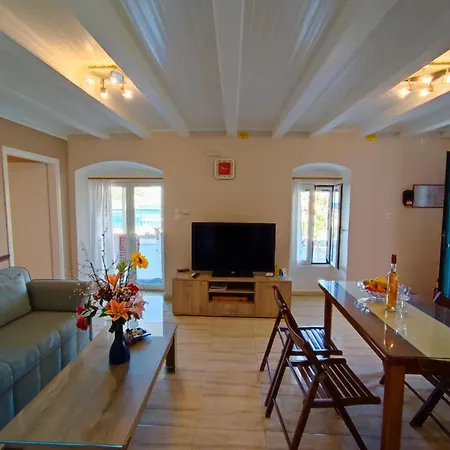 Prázdninový dům Dionos With Jacuzzi *