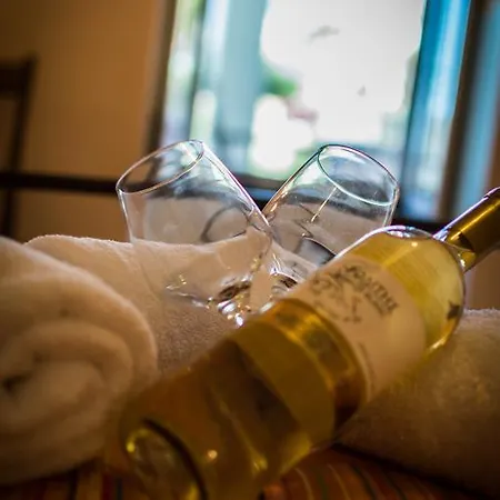 Dionos With Jacuzzi Prázdninový dům *